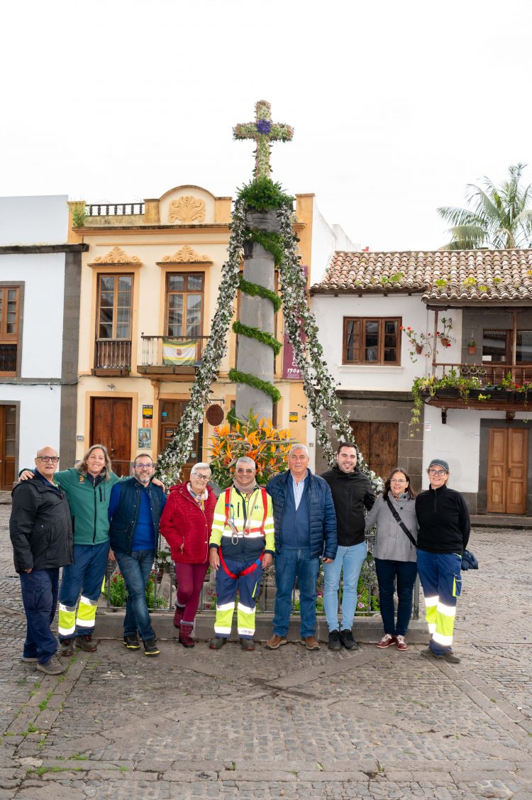 Teror se engalana para celebrar la festividad de San José y la Santa Cruz