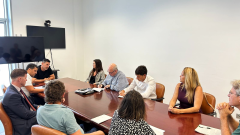 La Concejalía de Playas propone al pleno cesar la municipalización del servicio de hamacas y sombrillas