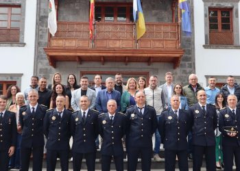 SBT refuerza su seguridad con el nombramiento de 7 cabos de bomberos