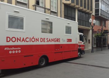 Una unidad móvil de donación de sangre está operativa desde hoy en la calle mayor de Triana