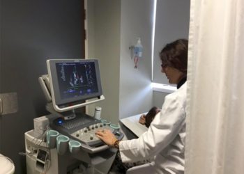 Sanidad adjudica 37 ecógrafos por más de tres millones de euros para hospitales del SCS