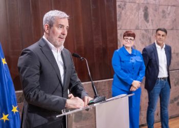 Clavijo considera que el personal y entidades que trabajan con menores son estratégicos para la acción de gobierno