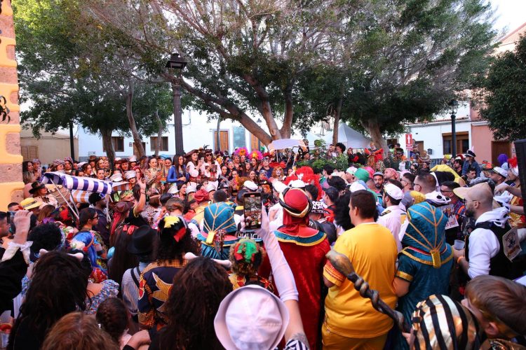 La alegoría ‘Agüimes: Luces, Cámara… ¡Carnaval!’ elegida por el voto popular