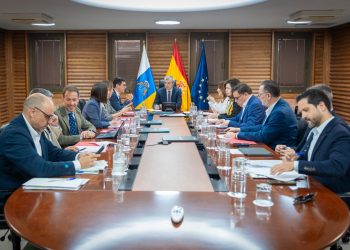 Clavijo defiende en Bruselas medidas específicas para Canarias en plena crisis energética