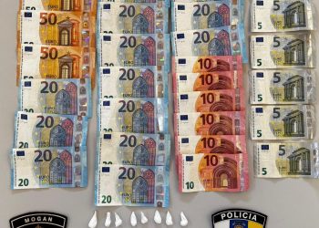 La Policía Local de Mogán detiene a un hombre por menudeo de droga en Arguineguín
