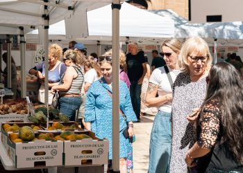 El Mercado Agrícola de Gáldar reúne a productores y público en una jornada coincidente con ‘Gáldar en Flor’