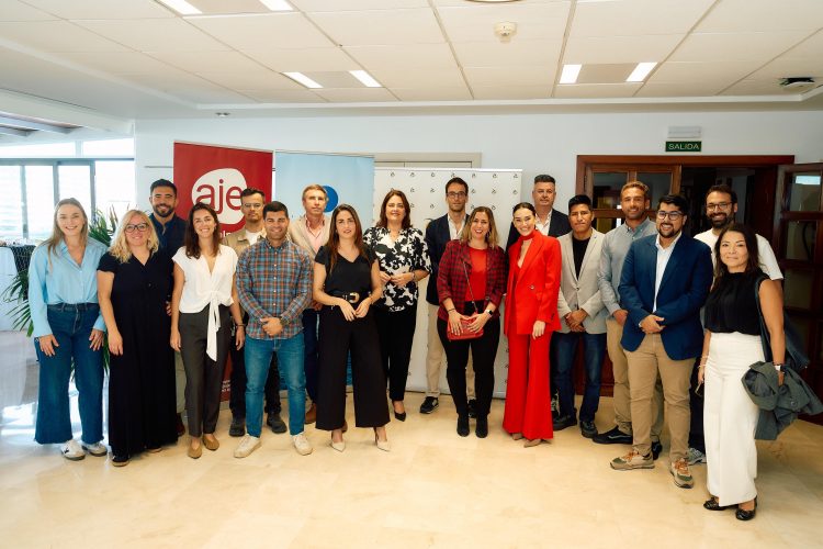 La Fundación Puertos de Las Palmas impulsa el diálogo empresarial con Germán Suárez en un nuevo desayuno