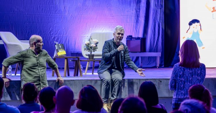La Feria del Libro de Mogán cierra su edición de 2026 con Juan Gómez-Jurado y Albert Espinosa como protagonistas