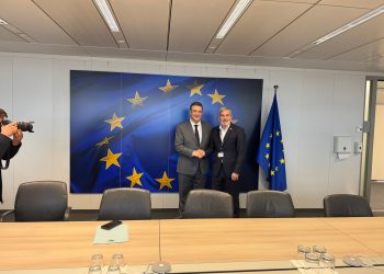 Clavijo logra que el apoyo del comisario de Transportes a extender la exención de los ETS más allá de 2030