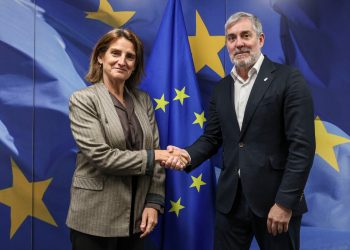 Ribera se abre a valorar la continuidad de la exención en las tasas de emisiones en cumplimiento del estatus RUP