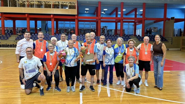 La Concejalía de Festejos y Eventos homenajea a Marcial García ‘Antoñón’ y a Estebana Peña como referentes del deporte adaptado para mayores