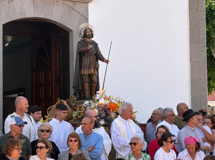 Tradición y participación llenan el casco de El Carrizal por las fiestas de San Isidro Labrador