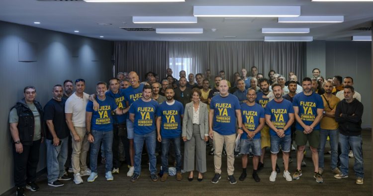 Gobierno de Canarias, Cabildo y 7 ayuntamientos frenan la Junta pedida por Mogán para evitar la expulsión de 12 bomberos interinos del Consorcio de Emergencias