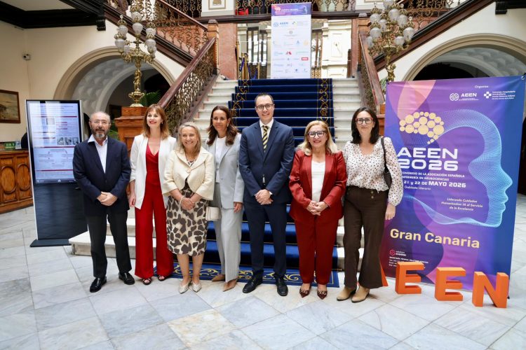 Antonia María Pérez destaca las potencialidades de la IA para una atención sanitaria más segura y humanizada