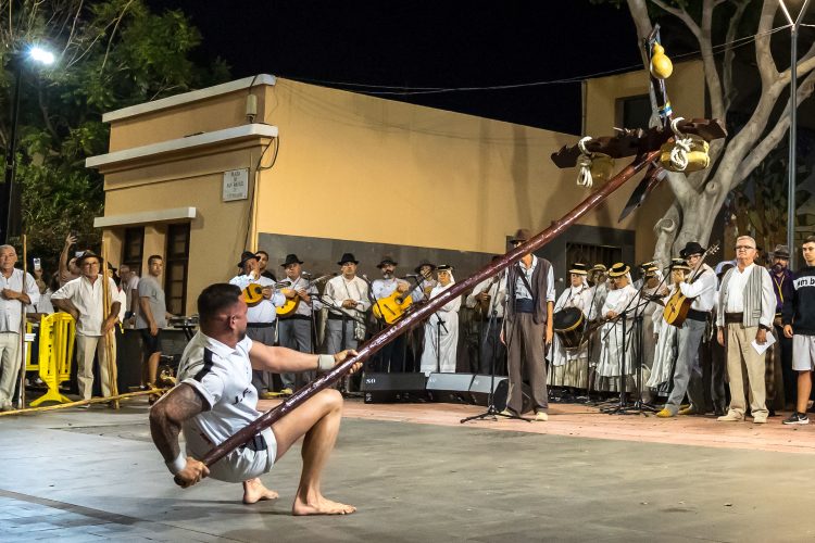 Baile de Taifas, artesanía, juegos tradicionales y talleres de gofio para celebrar el Día de Canarias en Vecindario