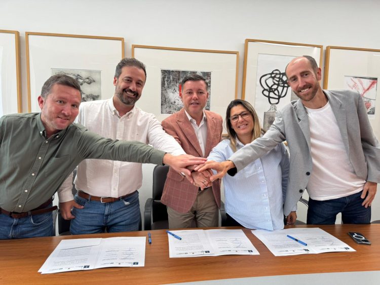 El Cabildo, Telde e Ingenio impulsan una gestión digital unificada del taxi en el Aeropuerto de Gran Canaria