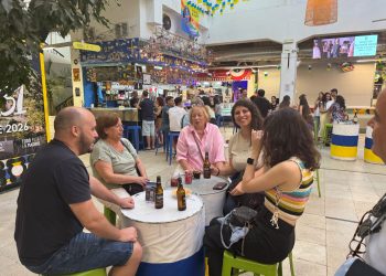 Los productos de Canarias se promocionan en el mercado madrileño de San Fernando