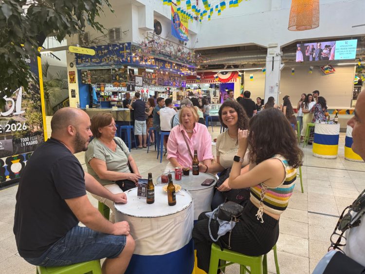 Los productos de Canarias se promocionan en el mercado madrileño de San Fernando