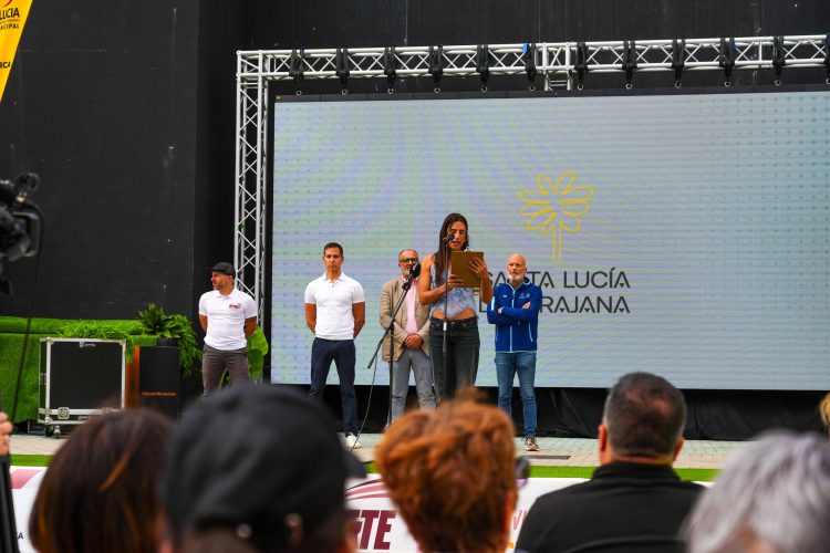 Omaira Perdomo y David Meca inauguran la Feria del Deporte con Orgullo en la Avenida de Canarias 