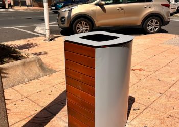 La avenida de Ansite estrena nuevas papeleras