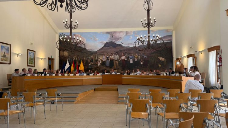 El pleno aprueba ceder suelo municipal para la instalación de una Comisaría para la Policía Canaria