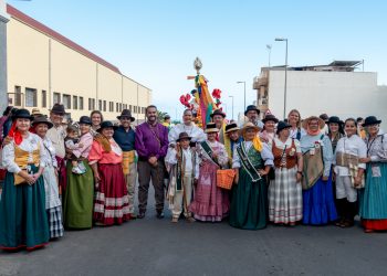 Más de 7.000 personas arropan la Romería de El Tablero en una edición marcada por la participación vecinal y la Danza de la cinta de los niños de Güímar