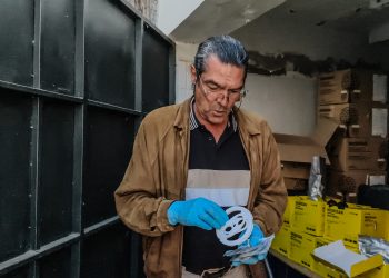 114 agricultores de Mogán se benefician de la campaña contra la mosca de la fruta