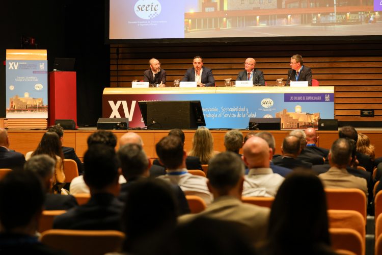 El SCS expone en un congreso nacional sus avances en electromedicina y salud digital
