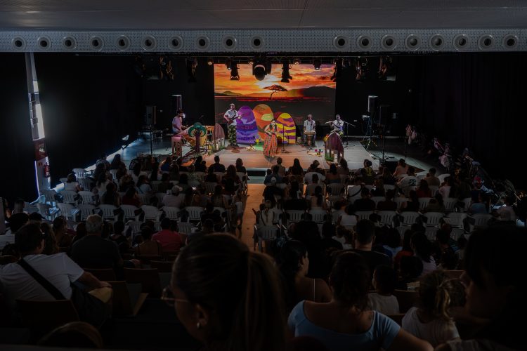 Las Escuelas Infantiles de Mogán celebran el Día de la Familia con el concierto “Uzaza”
