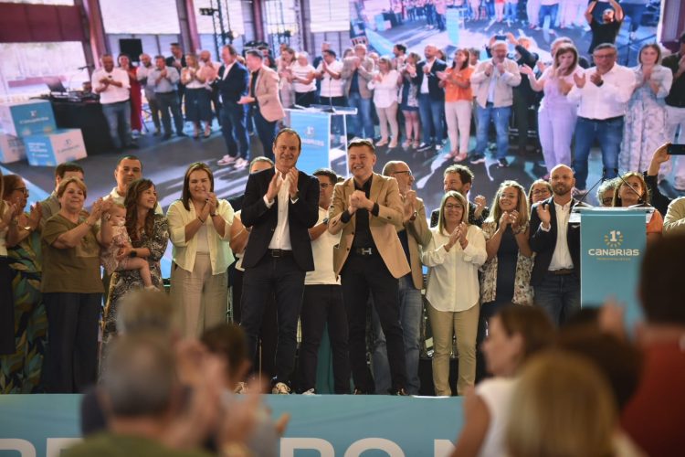 Primero Canarias reúne a 2.000 personas en su primer encuentro de militantes y simpatizantes