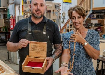 Mogán obsequiará al Papa León XIV con un rosario elaborado con madera de aguacatero y pino canario