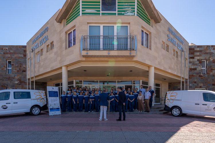 Una nueva empresa lleva la limpieza de colegios e instalaciones municipales por más de 8,5 millones en tres años