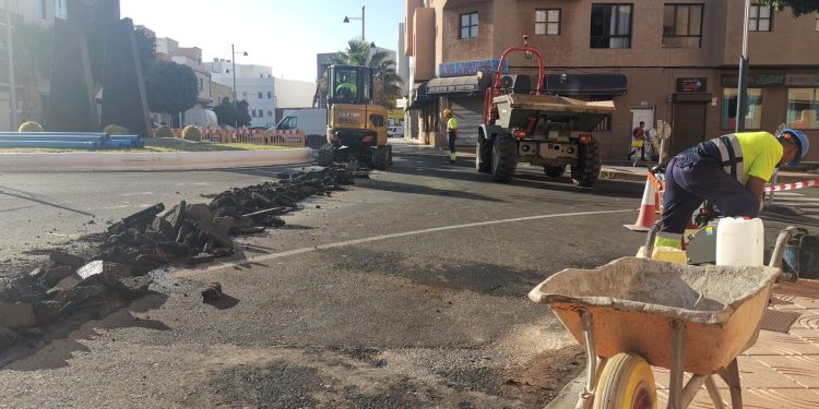 El Ayuntamiento avanza en la renovación de la red de abastecimiento de agua de Arinaga