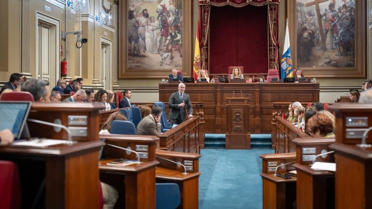 Clavijo advierte que el Archipiélago no puede seguir esperando por la aprobación del Decreto Canarias