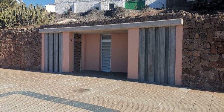Agüimes inaugura sus primeros aseos públicos adaptados para personas ostomizadas