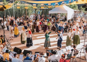 Mogán celebra un Día de Canarias con sabor a leche de cabra y tradición