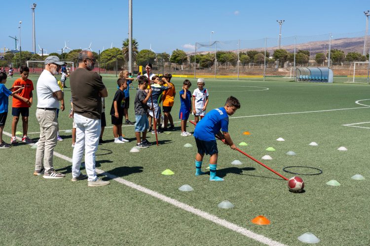 Fútbol, baloncesto, natación, talleres y actividades artísticas en los campus de verano de Santa Lucía de Tirajana
