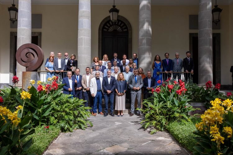 Los municipios turísticos de Canarias celebran la aprobación de la ley que reconoce su realidad