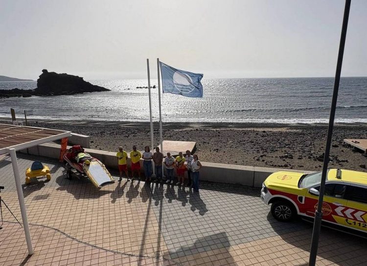 La Bandera Azul vuelve a ondear en El Burrero