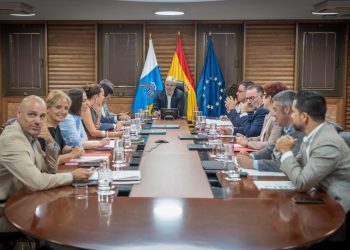 Canarias aprueba el decreto que regula la certificación digital de su profesorado