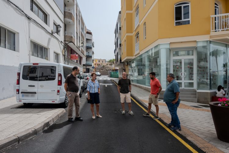 El Ayuntamiento asfalta varias calles en Arguineguín por 113.000 euros