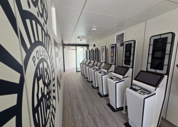 El Puerto de Las Palmas completa la instalación de contenedores de control fronterizo e información a pasajeros