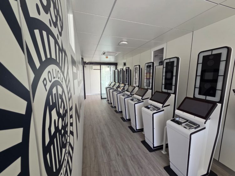 El Puerto de Las Palmas completa la instalación de contenedores de control fronterizo e información a pasajeros