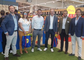 Lidl reabre sus puertas en el Cruce de Arinaga con una gran acogida vecinal