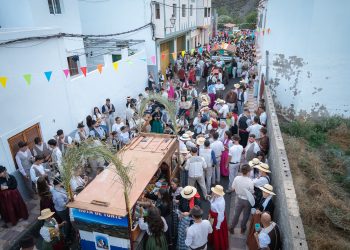 Tunte celebra su Romería Ofrenda a Santiago Apóstol con siete carretas y cinco parrandas
