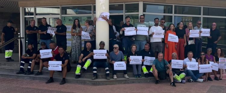 UGT REALIZA UN  DESAYUNO REIVINDICATIVO EN VECINDARIO PARA EXIGIR EL DESBLOQUEO DE LA CARRERA PROFESIONAL EN EL AYUNTAMIENTO DE SANTA LUCÍA DE TIRAJANA