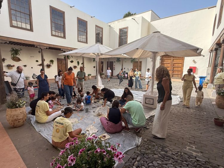 Telde inaugura la semana de talleres familiares ‘Creciendo bajo el sol, jugando con la vida’