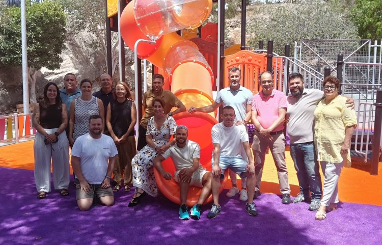 El Ayuntamiento de Mogán estrena el renovado parque infantil de Lomo Quiebre