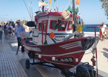 Arinaga celebra tres décadas de tradición marinera con una histórica ‘Vará del Pescao’