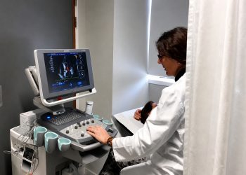 Sanidad adjudica 106 ecógrafos por casi tres millones de euros para varios hospitales del SCS